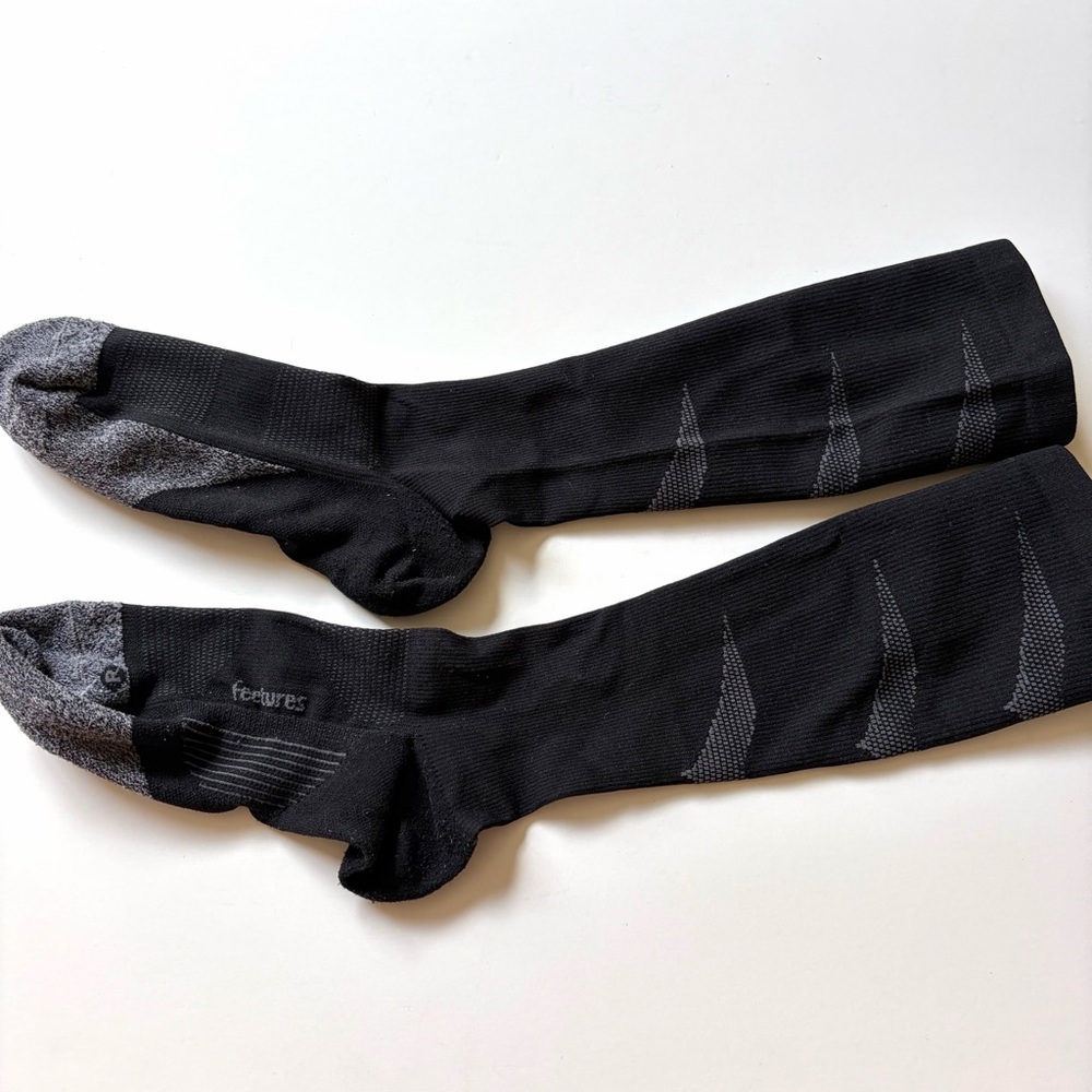 Feetures Compression Socks - Picture 2 of 6